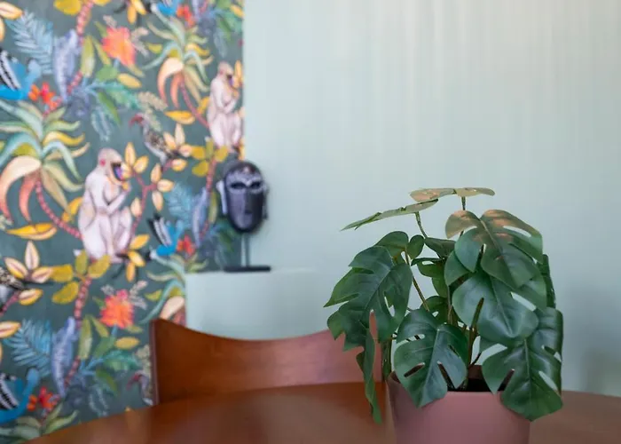 & Modern With Balcony Apartamento Viena